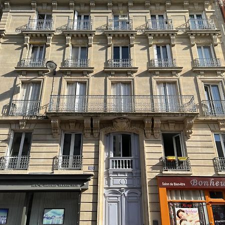 Beautiful Apartment With Balcony Paris Exterior photo