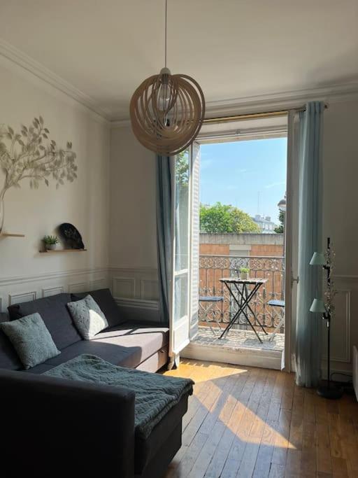 Beautiful Apartment With Balcony Paris Exterior photo