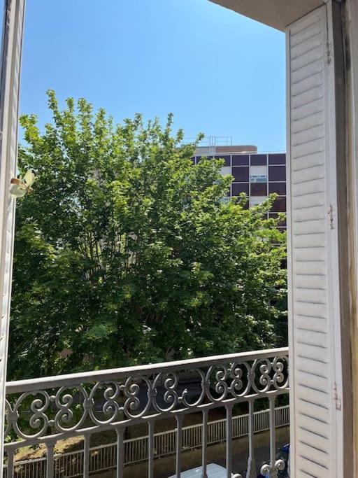 Beautiful Apartment With Balcony Paris Exterior photo