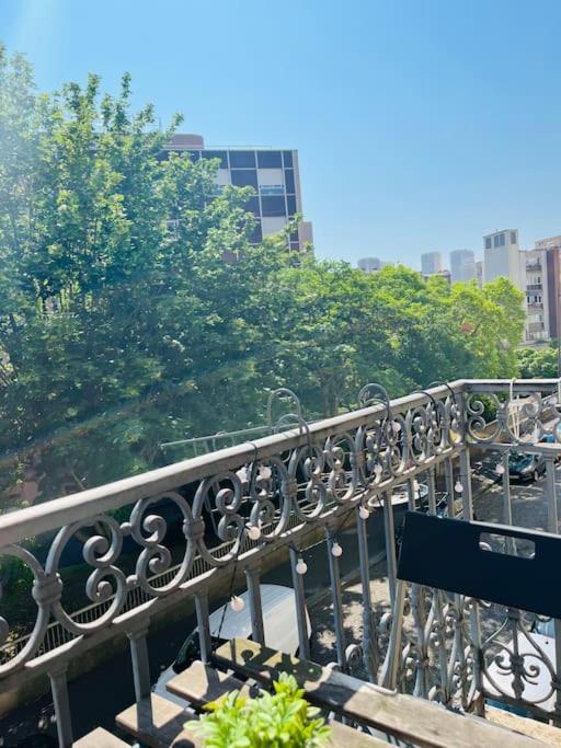 Beautiful Apartment With Balcony Paris Exterior photo